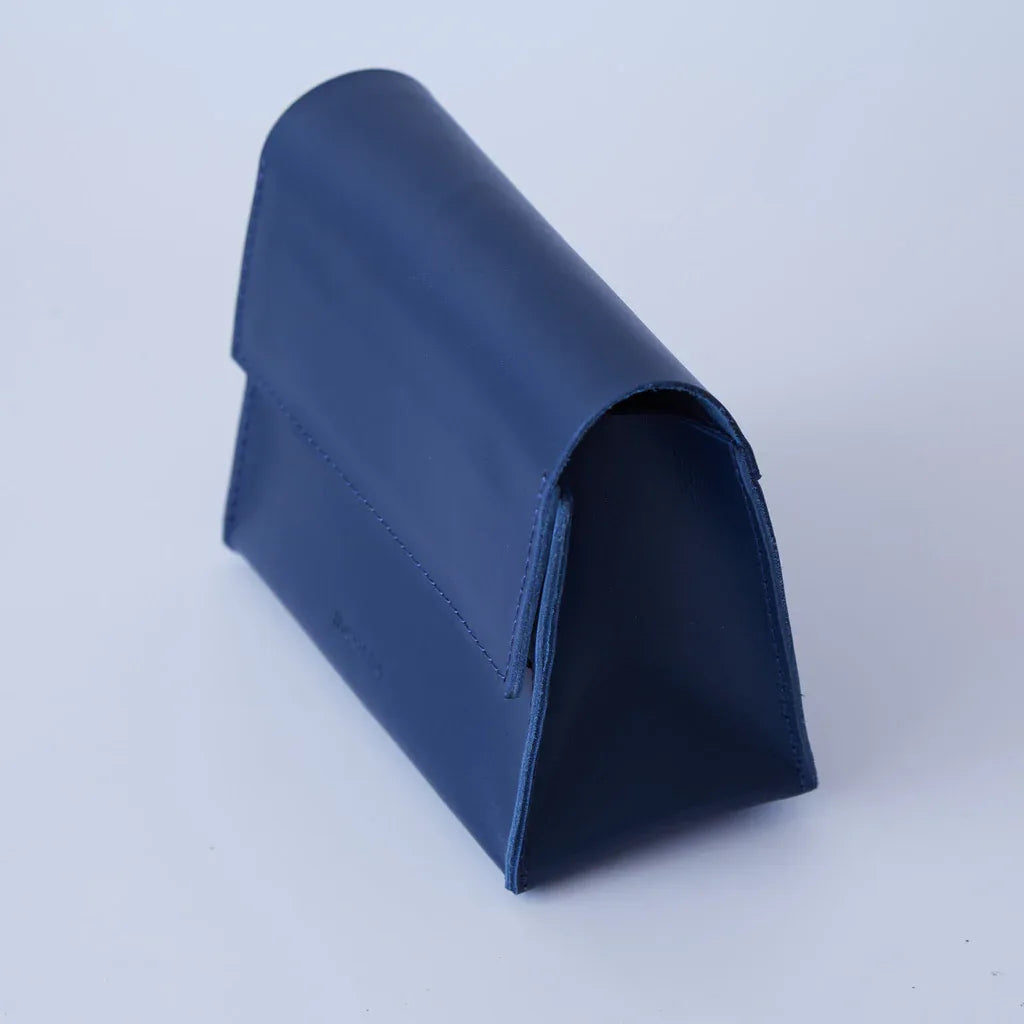 Wire Keeper Organizer for Cables, Mouse, Adapters in Classic Leather - INCARNE® Global