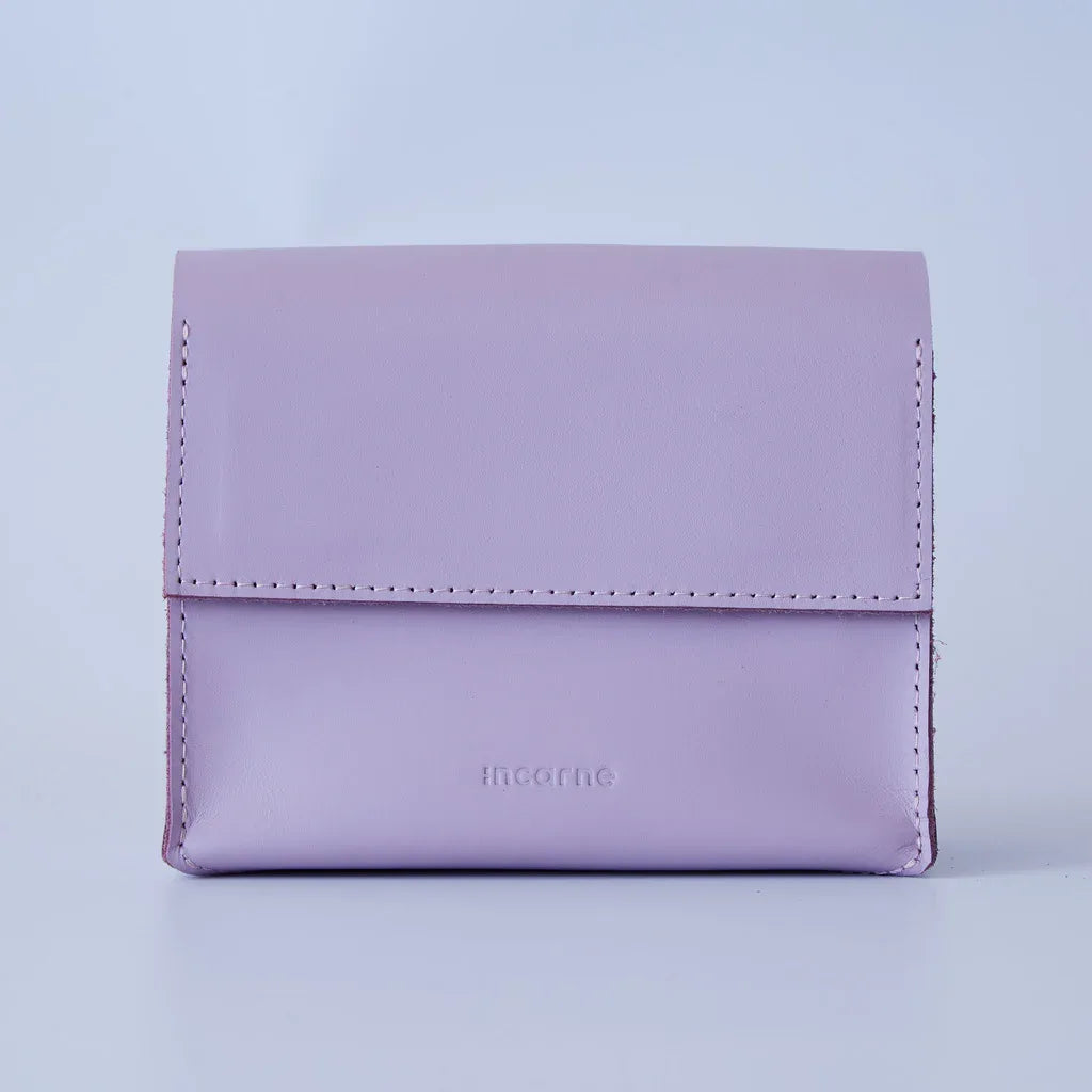 Wire Keeper Organizer for Cables, Mouse, Adapters in Classic Leather - INCARNE® Global