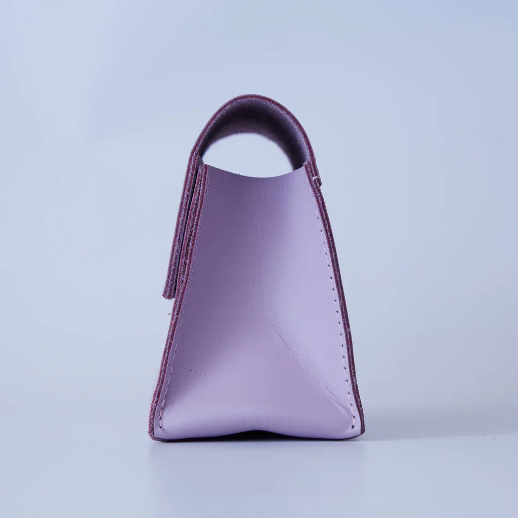 Wire Keeper Organizer for Cables, Mouse, Adapters in Classic Leather - INCARNE® Global