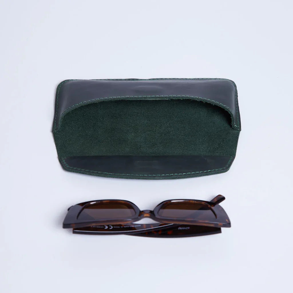 Ellet vintage leather eyeglass case - INCARNE® Global