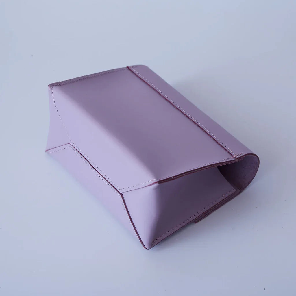 Wire Keeper Organizer for Cables, Mouse, Adapters in Classic Leather - INCARNE® Global