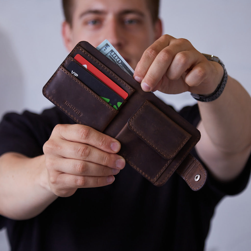 Mini Jack RFID-blocking wallet made from vintage leather