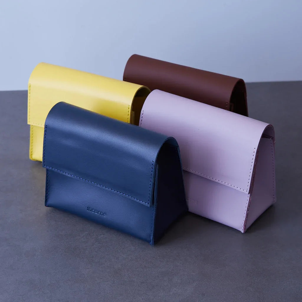 Wire Keeper Organizer for Cables, Mouse, Adapters in Classic Leather - INCARNE® Global