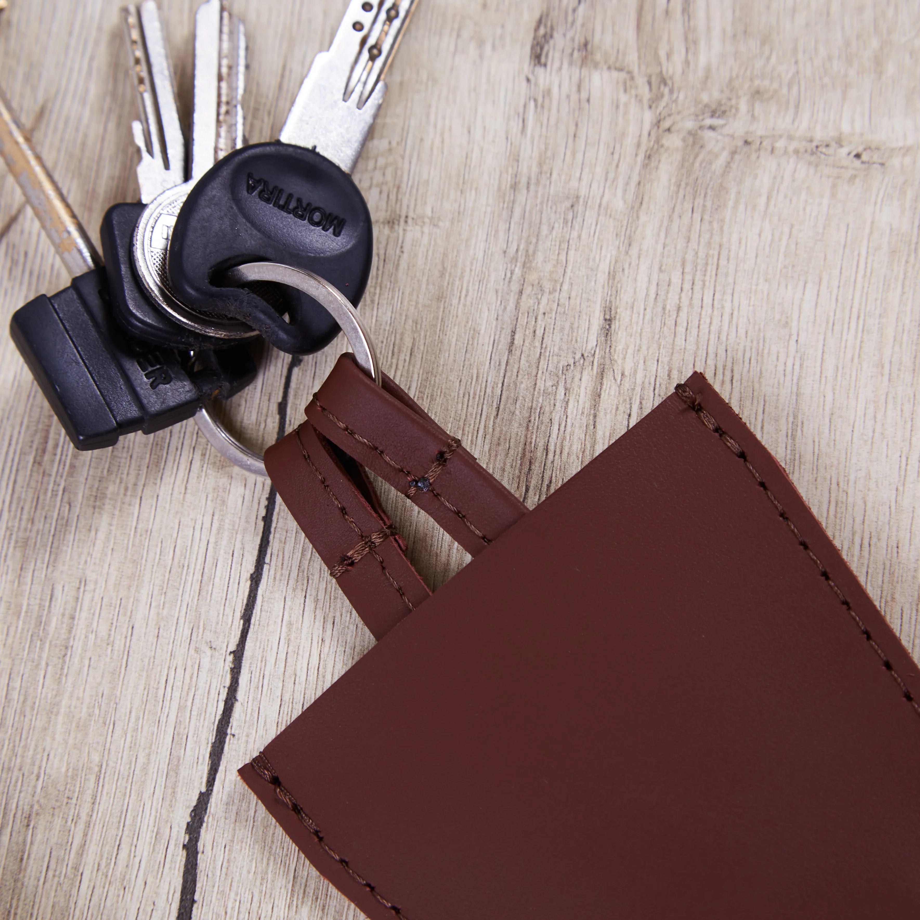 Home key holder made from genuine classic leather - INCARNE® Global