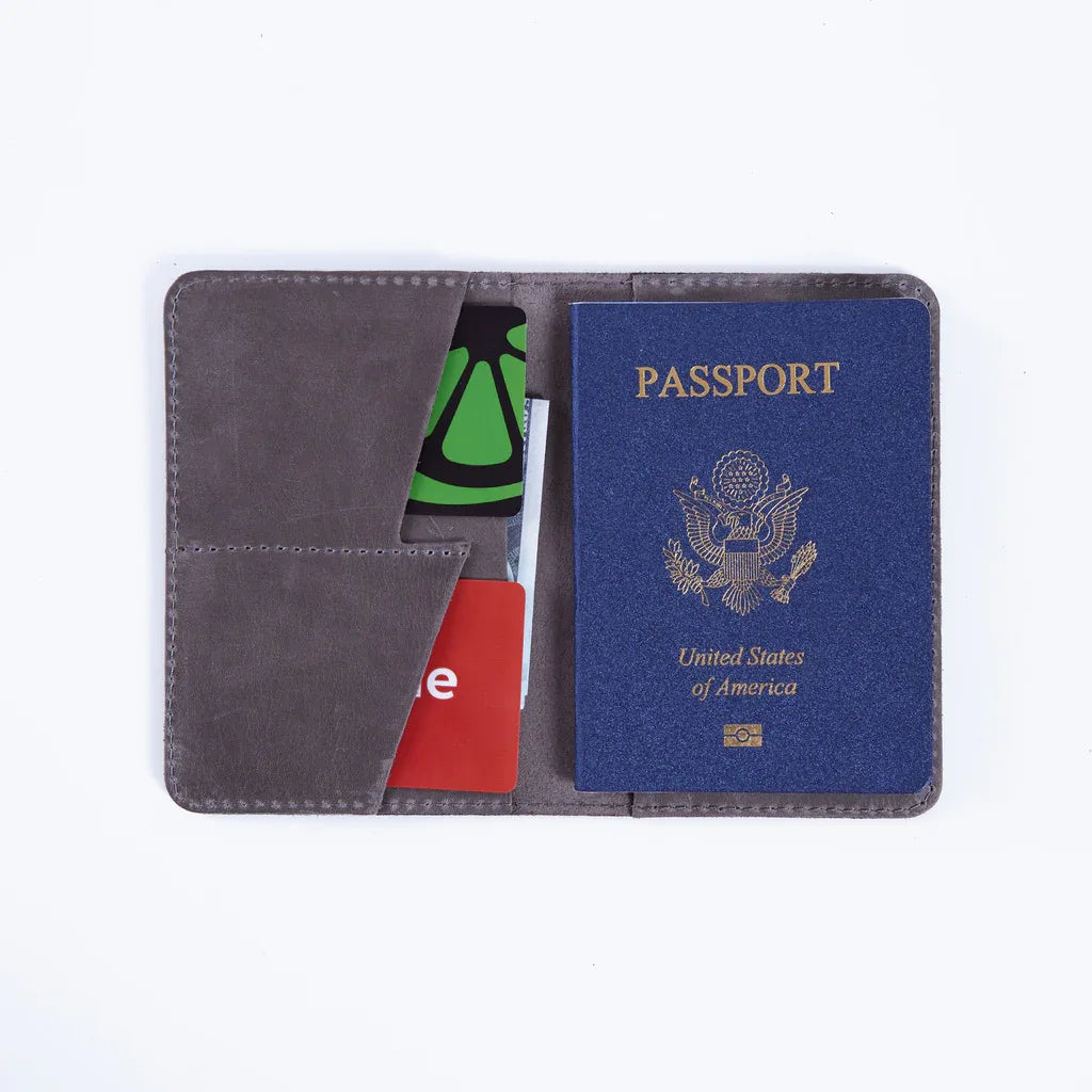 Passport Cover with the Great Seal of the United States Made from Vintage Leather - INCARNE® Global