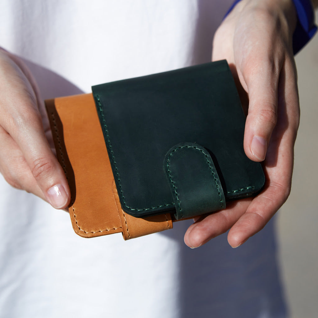 Mini Jack RFID-blocking wallet made from vintage leather
