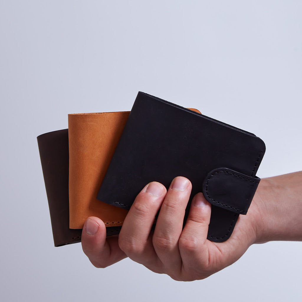 Mini Jack RFID-blocking wallet made from vintage leather