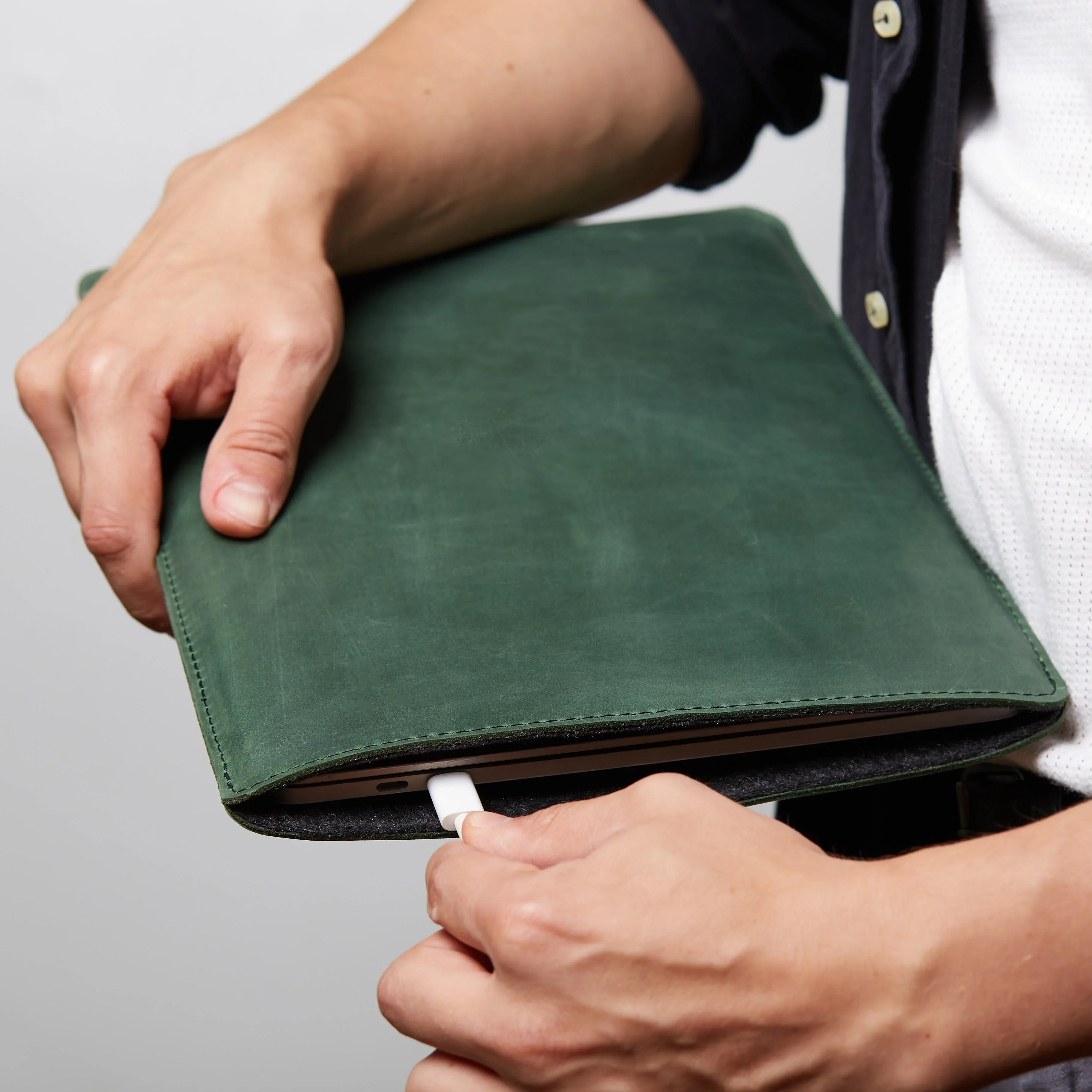 Free Port Plus Laptop Sleeve, Green (vintage) - INCARNE® Global