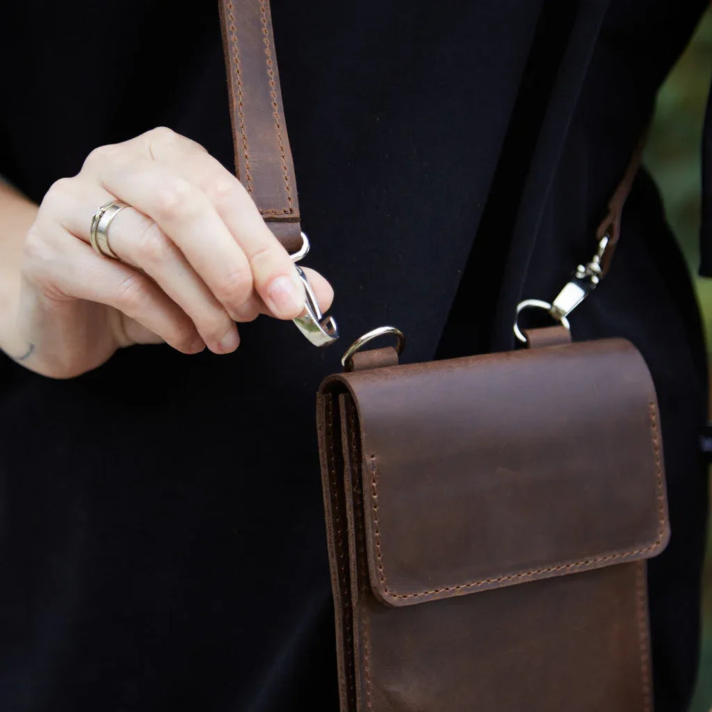 Smart Case Phone Bag Made from Vintage Leather - INCARNE® Global