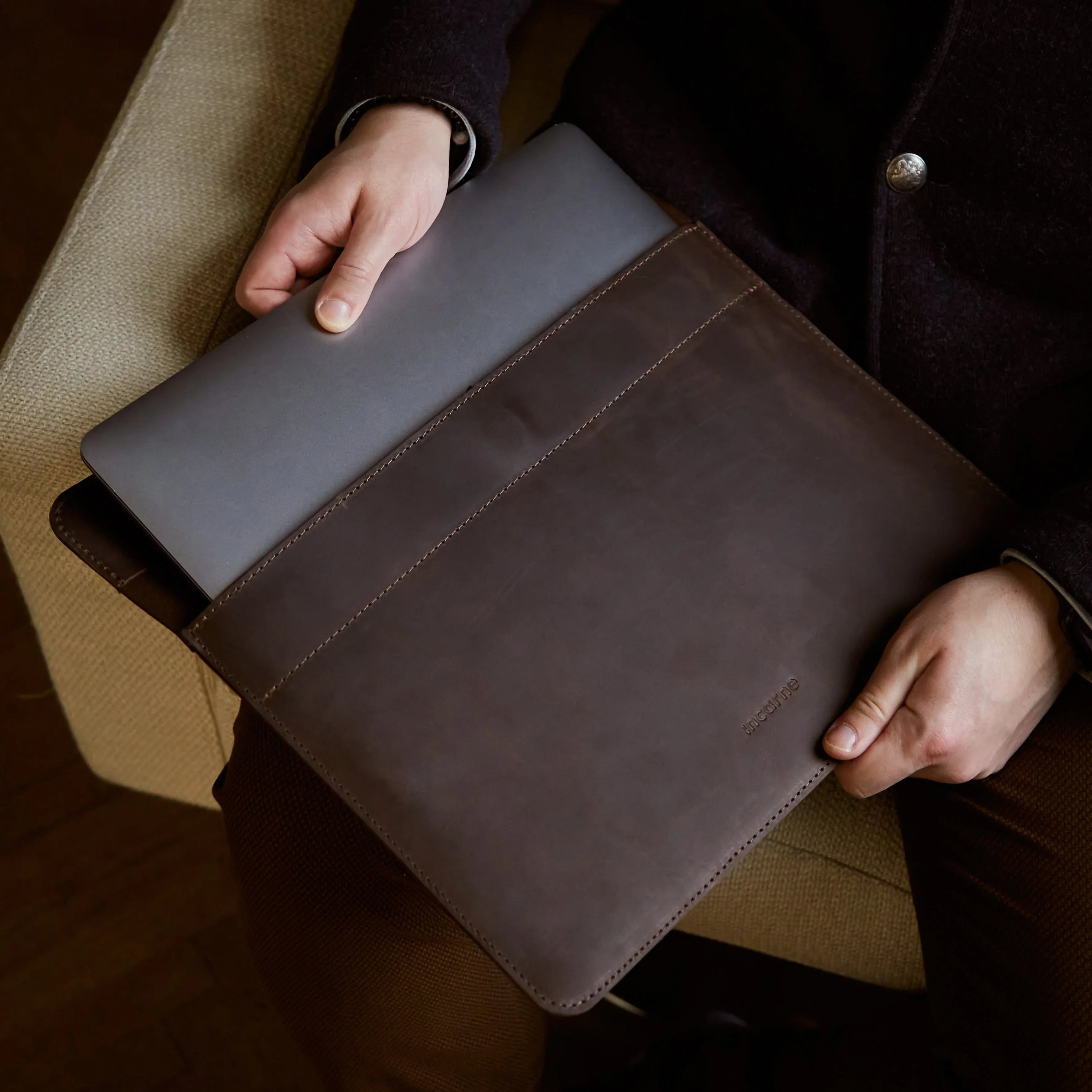 Klouz Laptop Sleeve, Brown (vintage) - INCARNE® Global