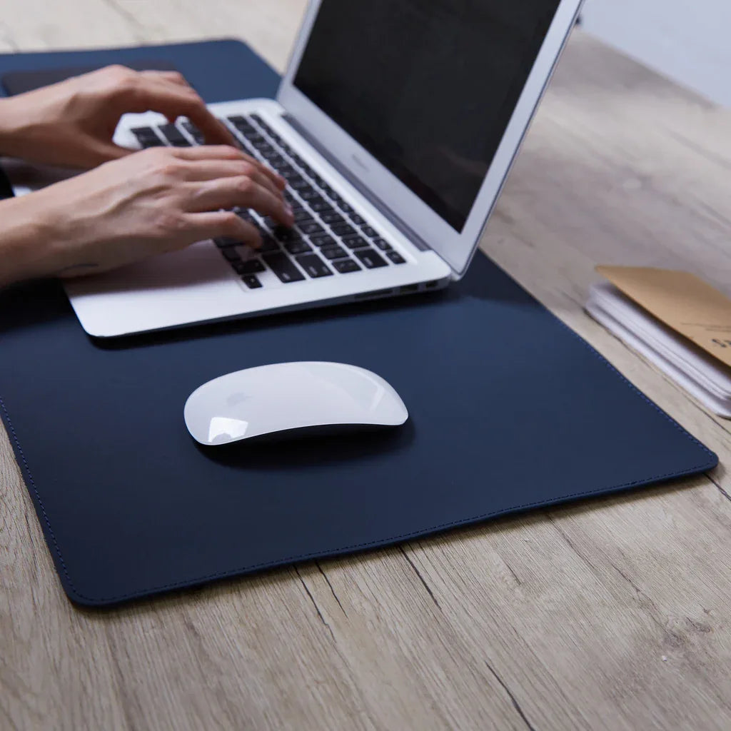 ProDesk classic leather desk pad - INCARNE® Global