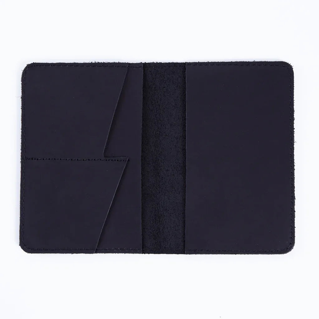 Passport Cover with the Great Seal of the United States Made from Vintage Leather - INCARNE® Global