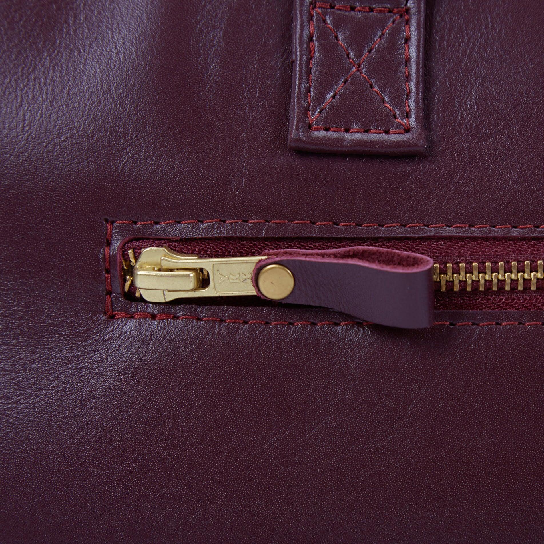Brief Bag, Burgundy - INCARNE® Global