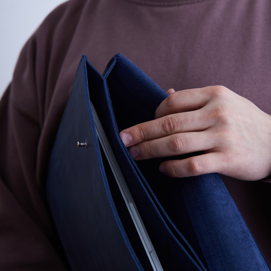 POCHETTE EN CUIR POUR TABLETTE NEAT