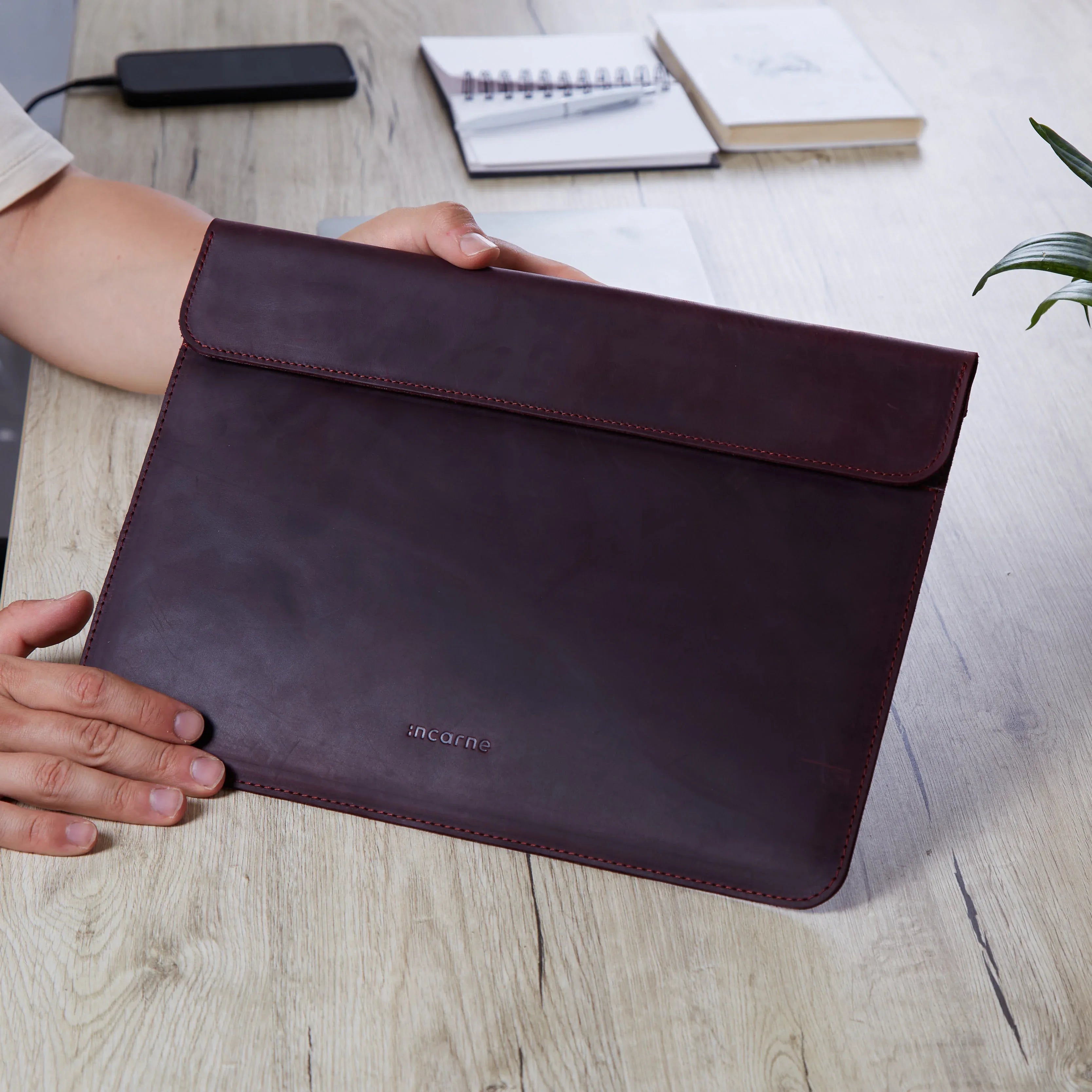 Klouz Laptop Sleeve, Burgundy (vintage) - INCARNE® Global