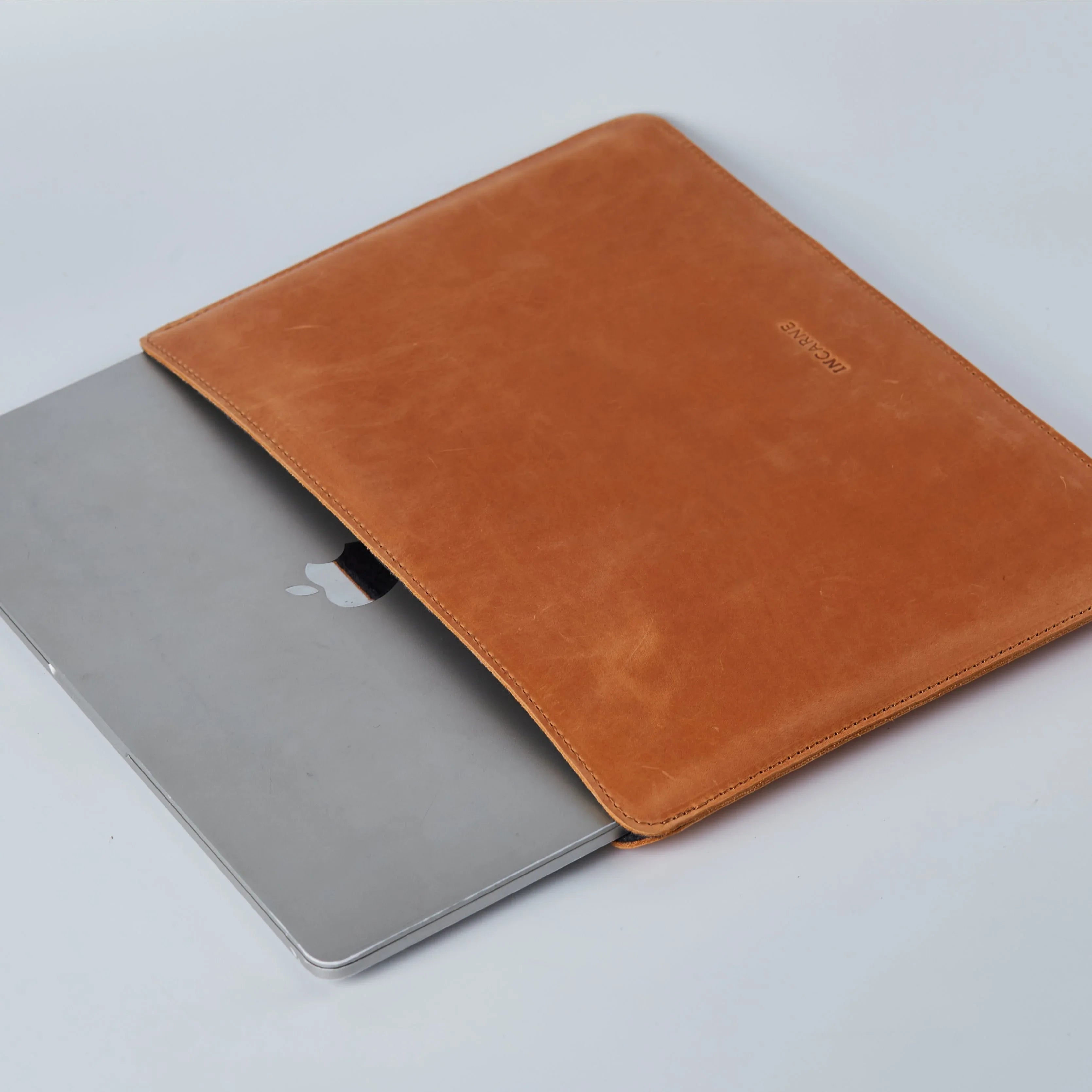 Gamma Plus Laptop Sleeve, Cognac (vintage) - INCARNE® Global