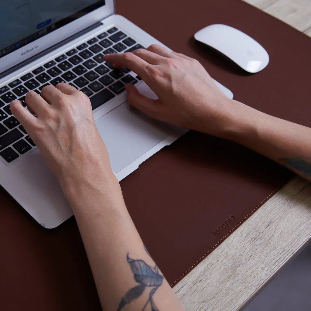 ProDesk classic leather desk pad - INCARNE® Global