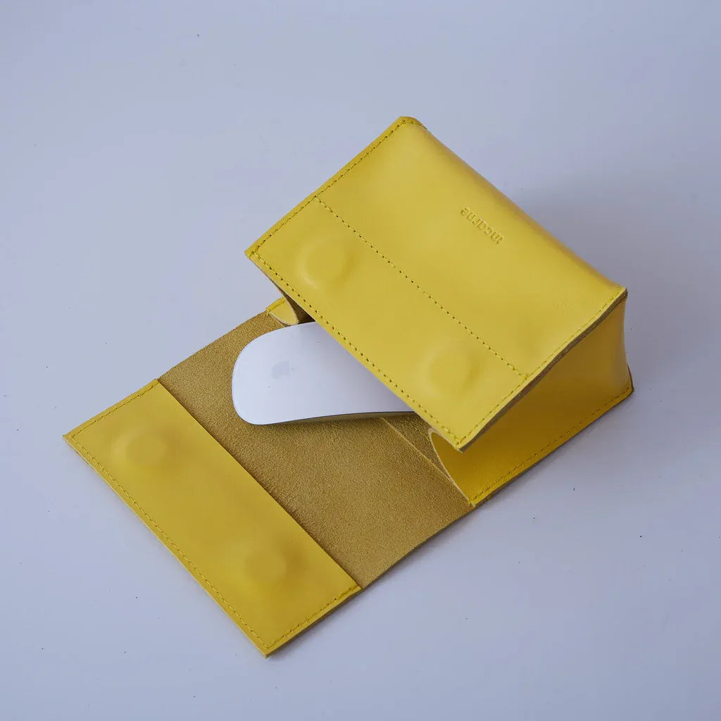 Wire Keeper Organizer for Cables, Mouse, Adapters in Classic Leather - INCARNE® Global