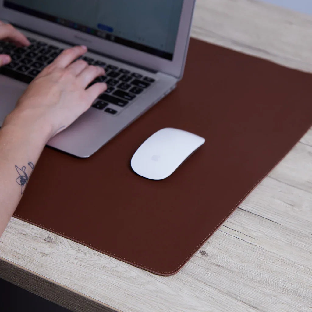 ProDesk classic leather desk pad - INCARNE® Global