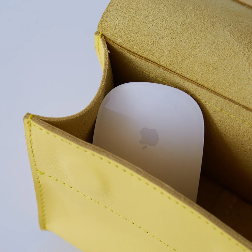 Wire Keeper Organizer for Cables, Mouse, Adapters in Classic Leather - INCARNE® Global