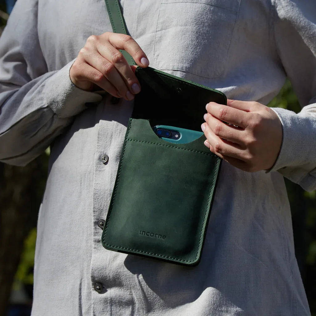 Smart Case Phone Bag Made from Vintage Leather - INCARNE® Global