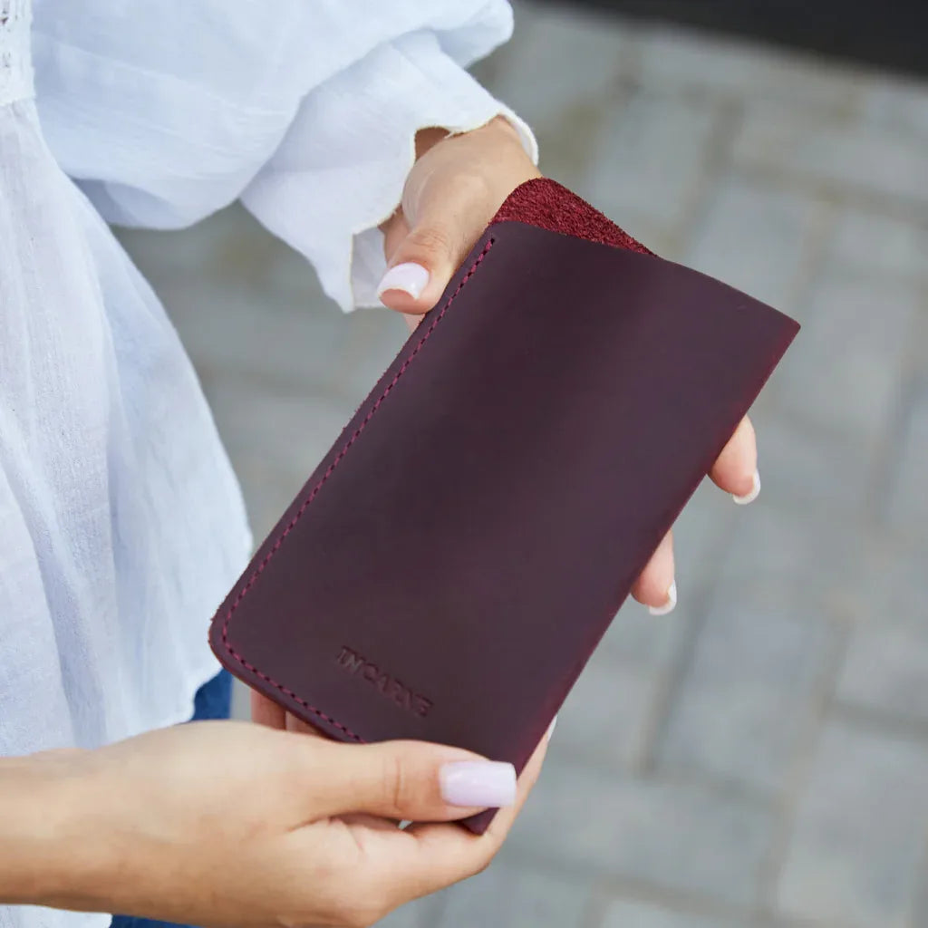 Catch Leather Eyeglass Case - INCARNEĀ® Global