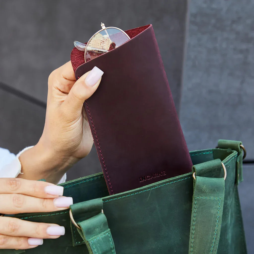 Catch Leather Eyeglass Case - INCARNEĀ® Global