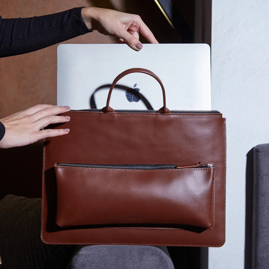 Maryland Laptop Sleeve with Handles in classic leather - INCARNE® Global