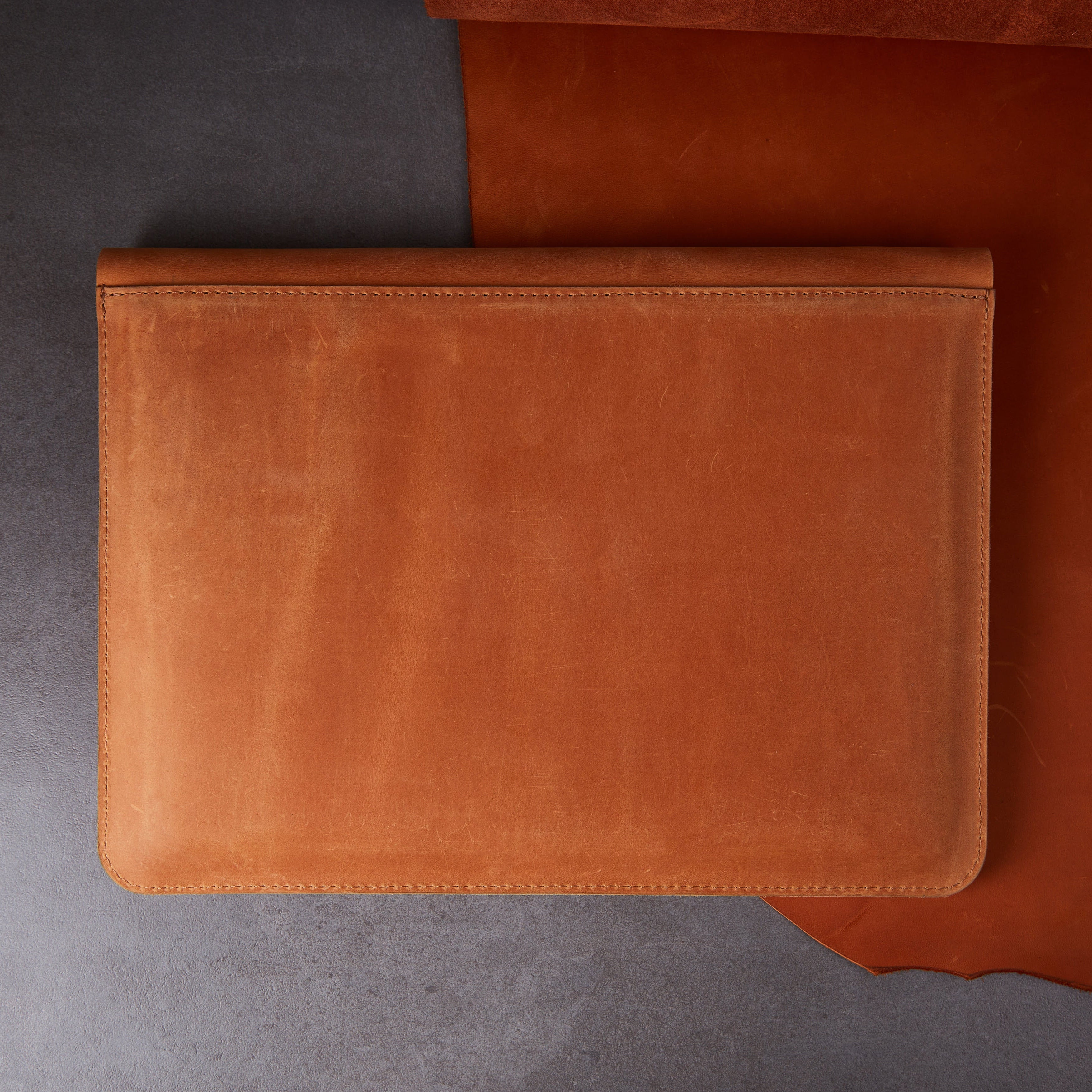 Neat Laptop Sleeve, Cognac (vintage)