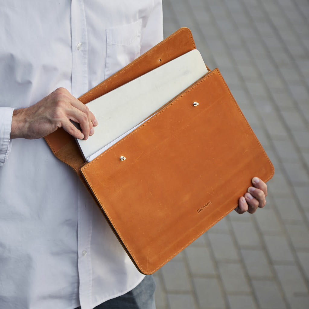 POCHETTE EN CUIR POUR TABLETTE NEAT