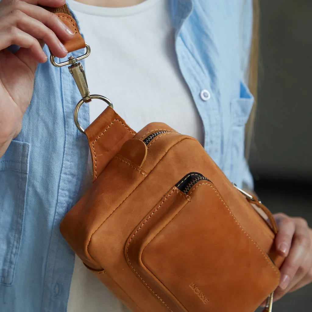 Couple Leather Bum Bag - INCARNEĀ® Global