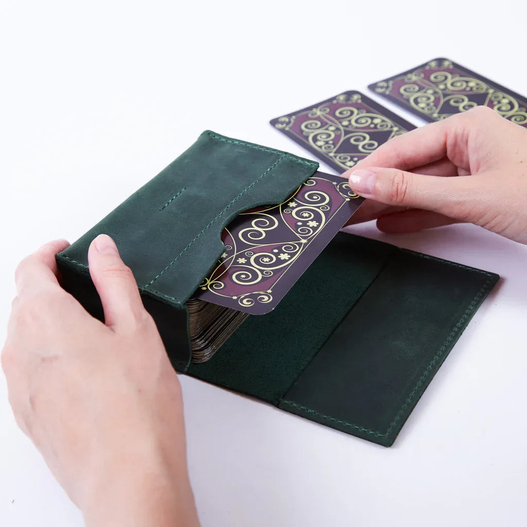 Horizontal tarot bag with magnetic clasp made from vintage leather - INCARNE® Global