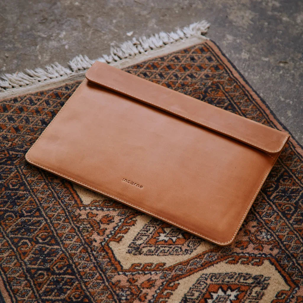 Klouz Laptop Sleeve, Cognac (vintage) - INCARNE® Global