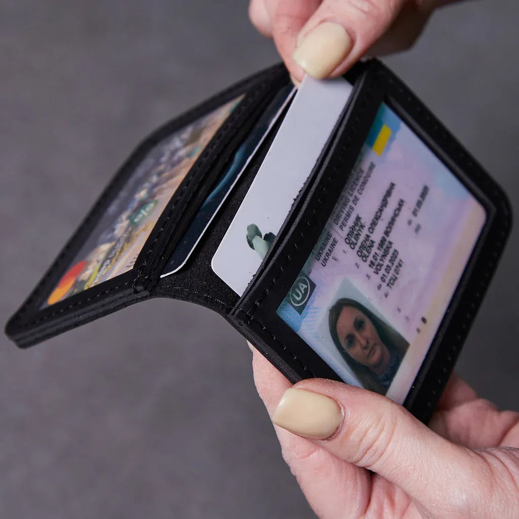 Leather holder for ID card and driver's license - INCARNE® Global