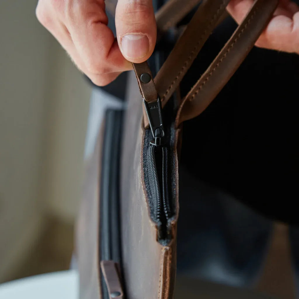 Maryland Laptop Sleeve with a Plastic Zipper - INCARNE® Global