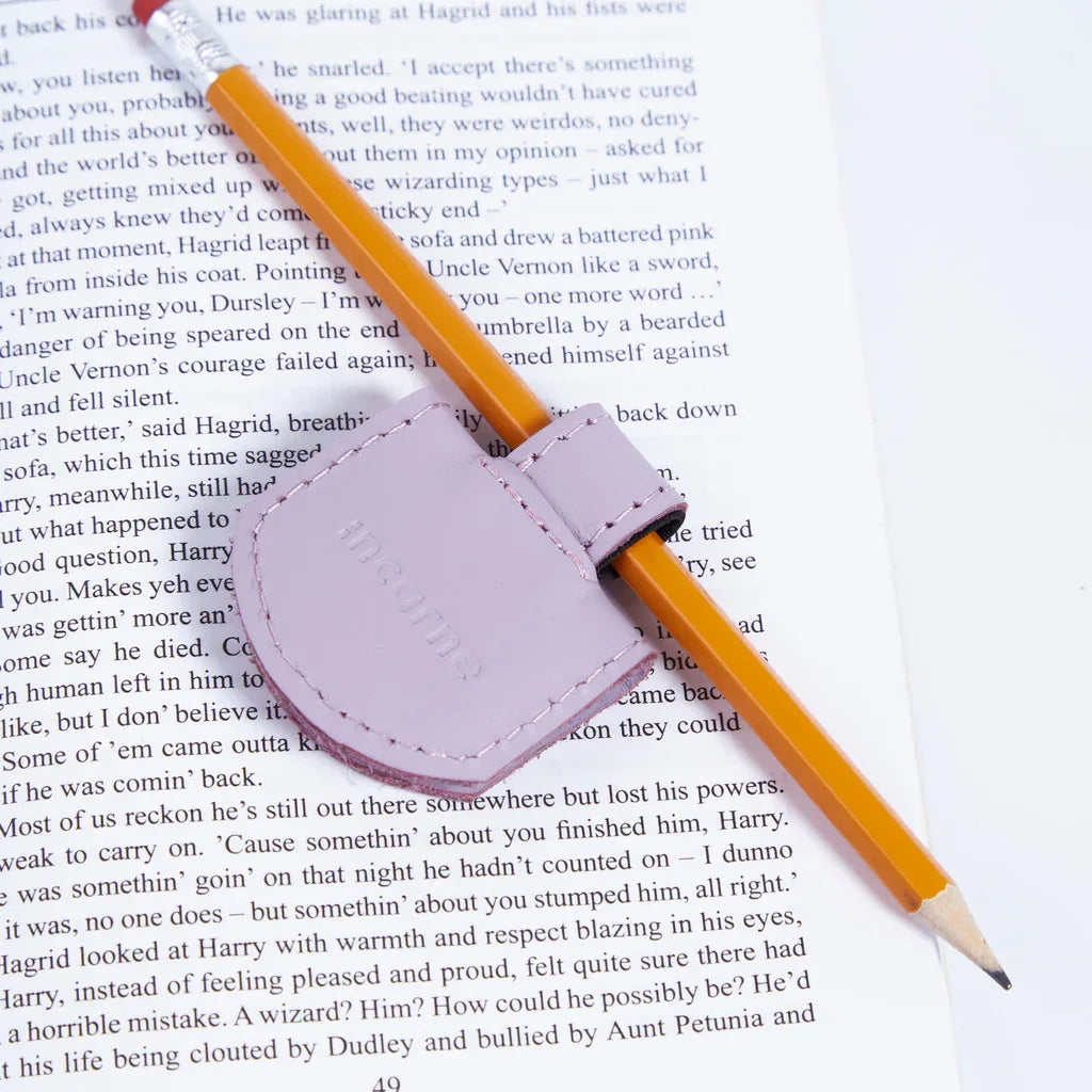 Magnetic bookmark made from classic leather - INCARNEĀ® Global