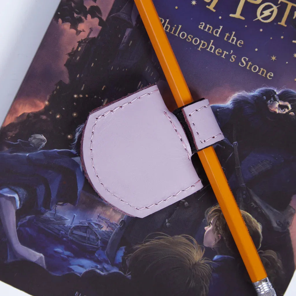 Magnetic bookmark made from classic leather - INCARNEĀ® Global