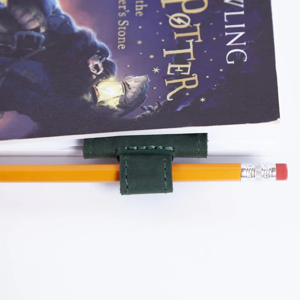 Magnetic bookmark made from vintage leather - INCARNE® Global