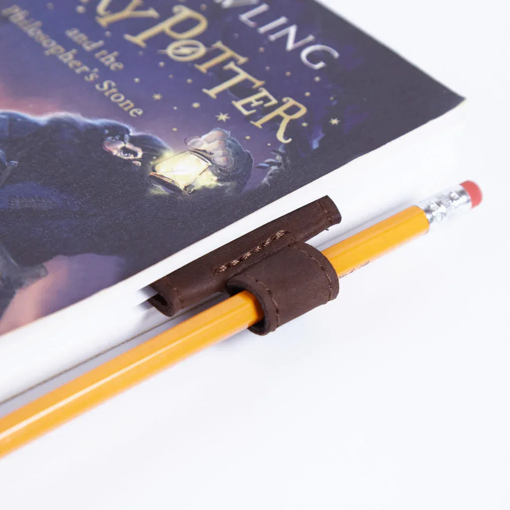 Magnetic bookmark made from vintage leather - INCARNE® Global