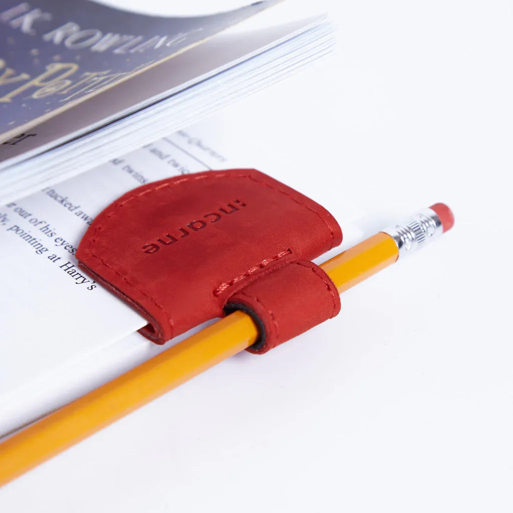 Magnetic bookmark made from vintage leather - INCARNE® Global