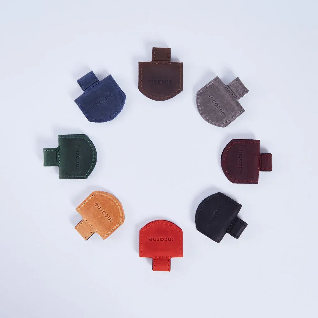 Magnetic bookmark made from vintage leather - INCARNE® Global