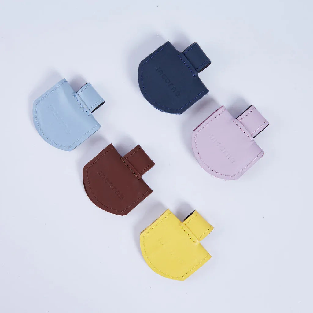 Magnetic bookmark made from classic leather - INCARNEĀ® Global