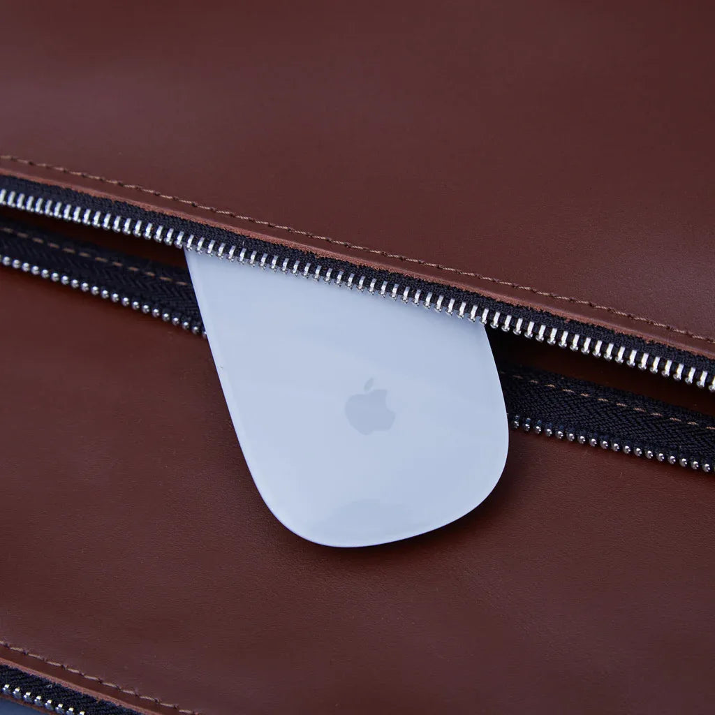 Maryland iPad Pro Sleeve with Handles in classic leather - INCARNE® Global