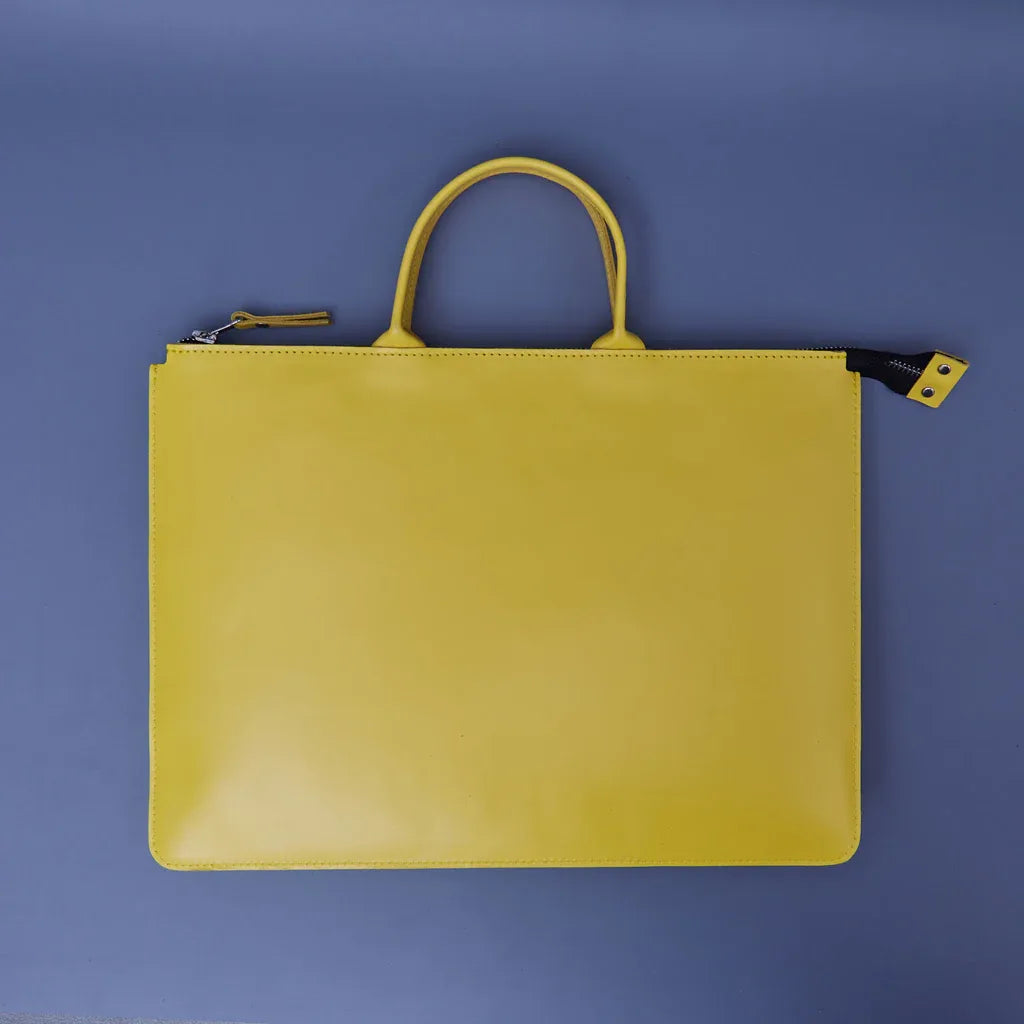 Maryland iPad Pro Sleeve with Handles in classic leather - INCARNE® Global