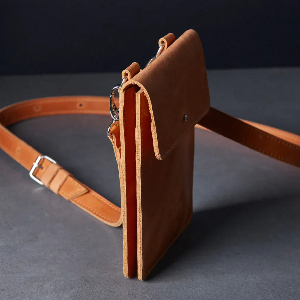 Smart Case Phone Bag Made from Vintage Leather - INCARNE® Global