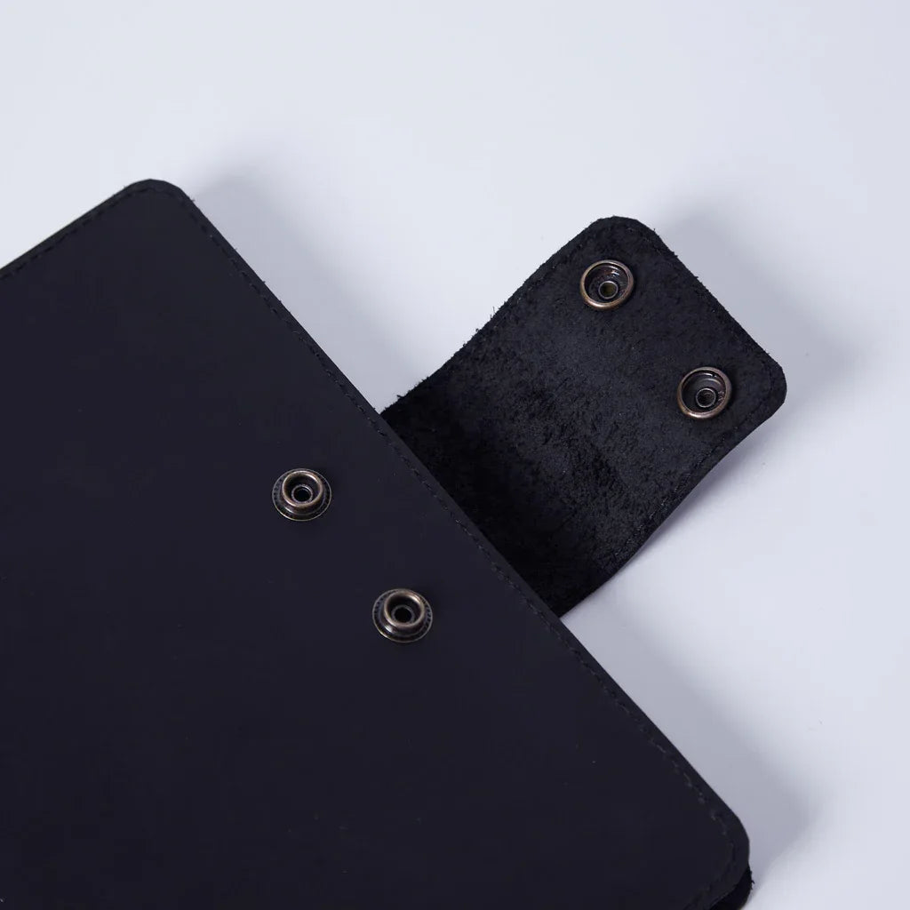 Leather portfolio-organizer for a notebook - INCARNE® Global