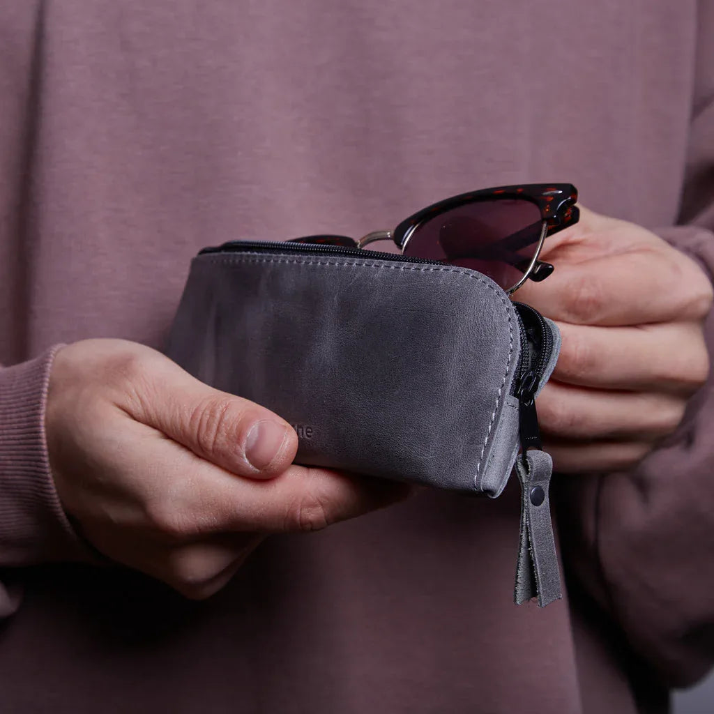 Leaf Leather Eyeglass Case - INCARNEĀ® Global