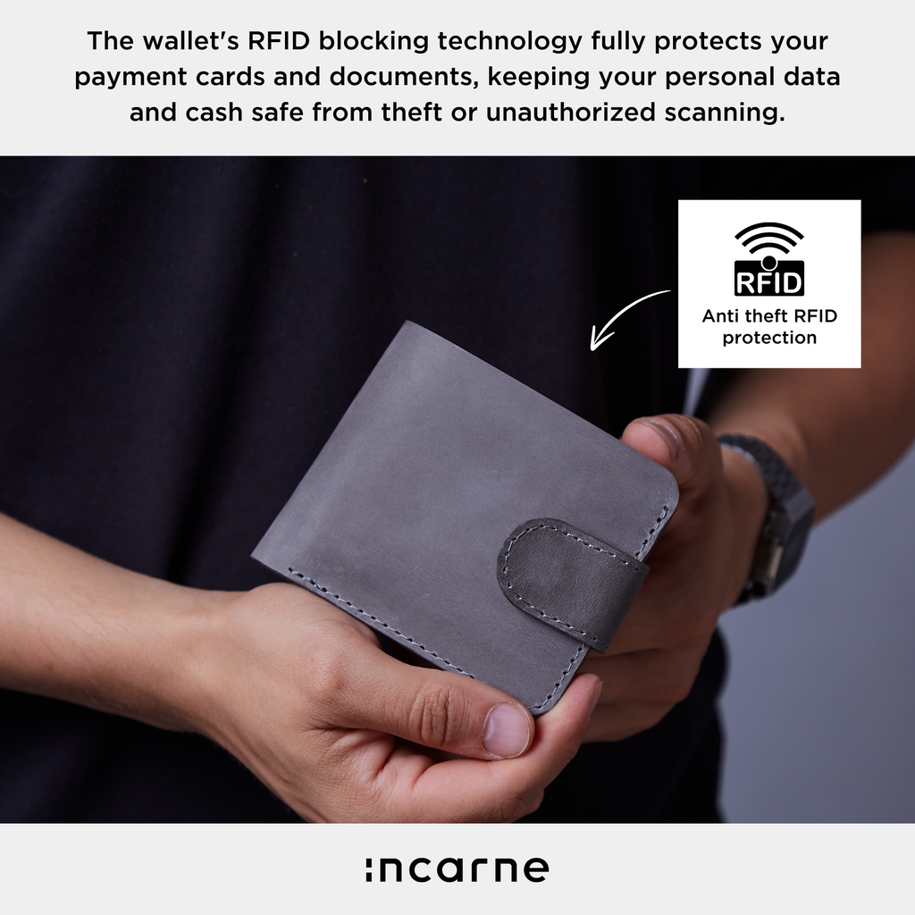 Mini Jack RFID-blocking wallet made from vintage leather