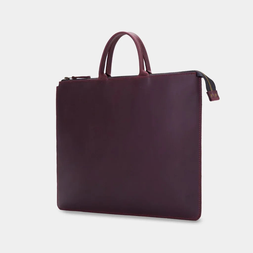 Stylish Maryland leather laptop sleeve for MacBook - INCARNE® Ukraine