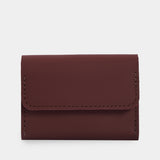 Lean Compact wallet made of classic leather